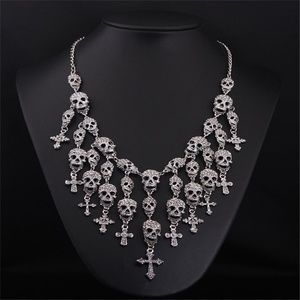 As some skull & cross choker/ necklace
